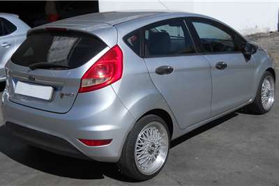  2011 Ford Fiesta Fiesta 1.6i 5-door Ambiente