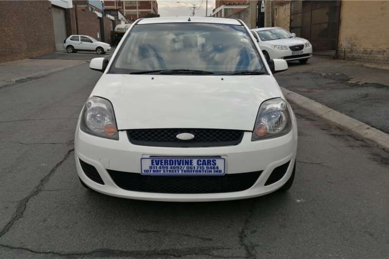Ford Fiesta 1.6i 5-door Ambiente automatic 2006