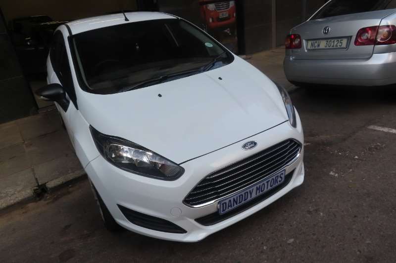 Ford Fiesta 1.6i 5-door Ambiente automatic 2015