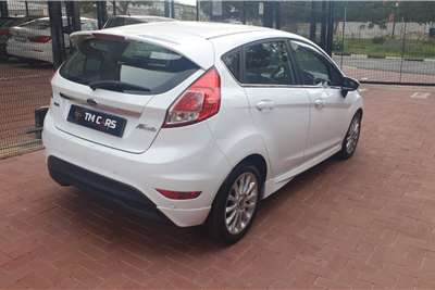  2015 Ford Fiesta Fiesta 5-door 1.0T Titanium