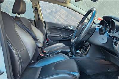  2017 Ford Fiesta Fiesta 5-door 1.0T Titanium