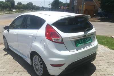  2015 Ford Fiesta Fiesta 5-door 1.0T Titanium auto