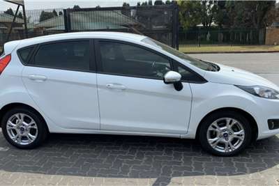  2014 Ford Fiesta Fiesta 5-door 1.0T Trend auto