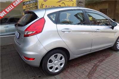  2012 Ford Fiesta Fiesta 5-door 1.6 Ambiente auto