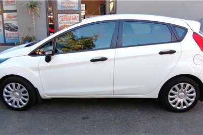  2013 Ford Fiesta hatch 5-door 