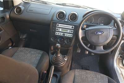  2004 Ford Fiesta hatch 5-door FIESTA 1.6i AMBIENTE 5Dr