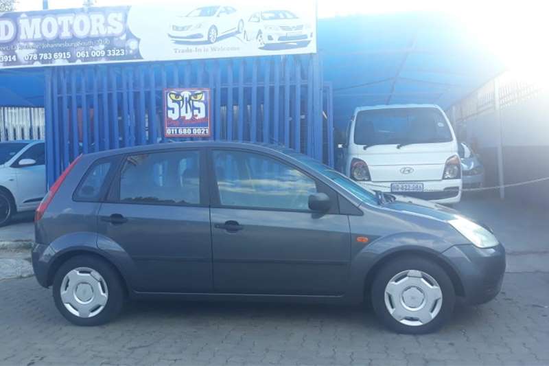 Ford Fiesta hatch 5-door FIESTA 1.6i AMBIENTE 5Dr 2004