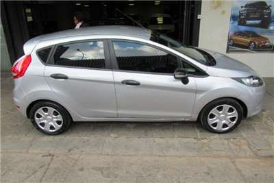  2013 Ford Fiesta hatch 5-door FIESTA 1.6i AMBIENTE 5Dr