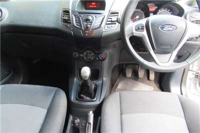  2013 Ford Fiesta hatch 5-door FIESTA 1.6i AMBIENTE 5Dr