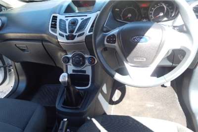  2014 Ford Fiesta hatch 5-door FIESTA 1.6i AMBIENTE 5Dr