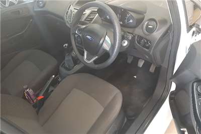  2015 Ford Fiesta hatch 5-door FIESTA 1.6i AMBIENTE 5Dr