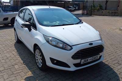  2015 Ford Fiesta hatch 5-door FIESTA 1.6i AMBIENTE 5Dr