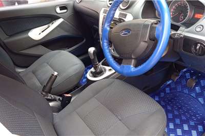  2013 Ford Figo Figo hatch 1.5 Ambiente