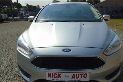  2015 Ford Focus Focus 1.8 sedan Ambiente