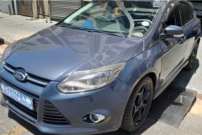  2013 Ford Focus Focus 2.0 4-door Trend automatic