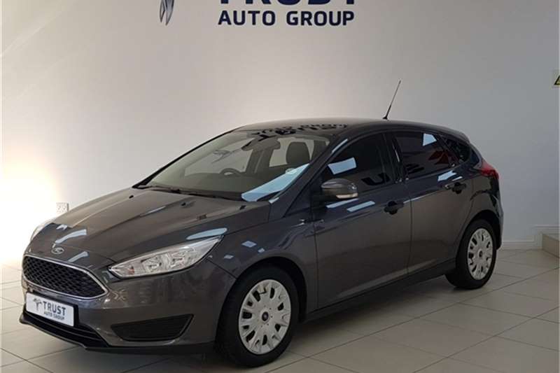 Ford Focus hatch 1.0T Ambiente 2015