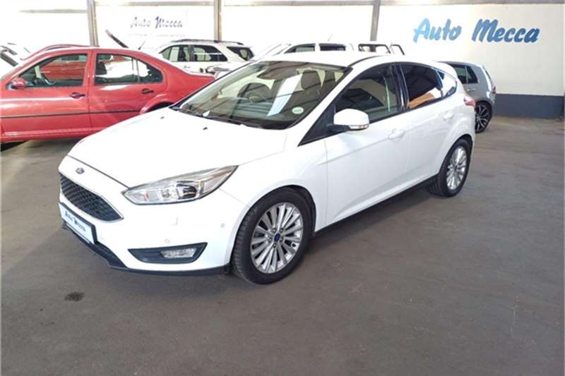 Ford Focus hatch 1.0T Ambiente auto 2017