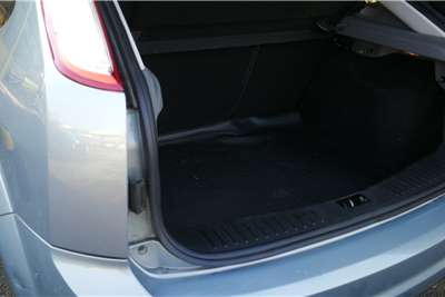  2010 Ford Focus hatch 5-door 