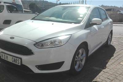  2017 Ford Focus Focus sedan 1.0T Ambiente