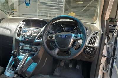  2014 Ford Focus Focus sedan 2.0 Trend