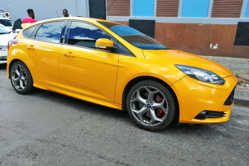 Ford Focus ST 3-door (leather + sunroof + techno pack) 2014