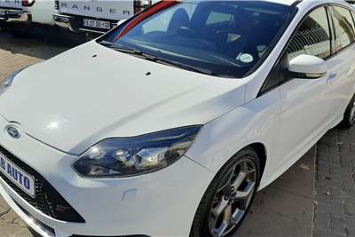  2014 Ford Focus Focus ST 3-door (leather + sunroof + techno pack)