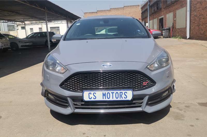 Ford Focus ST 5 door (sunroof + techno pack) 2017