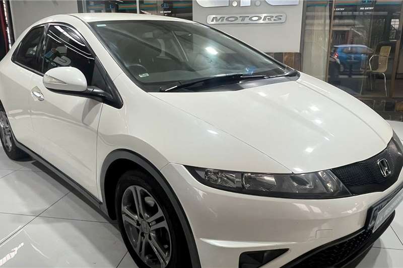 Honda Civic hatch 1.8 EXi automatic 2011
