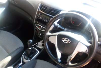  2011 Hyundai Accent Accent sedan 1.6 Fluid