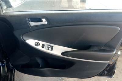  2011 Hyundai Accent Accent sedan 1.6 Fluid