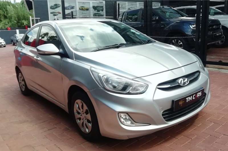 Hyundai Accent sedan 1.6 Fluid 2015