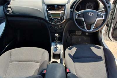 2011 Hyundai Accent Accent sedan 1.6 Fluid auto