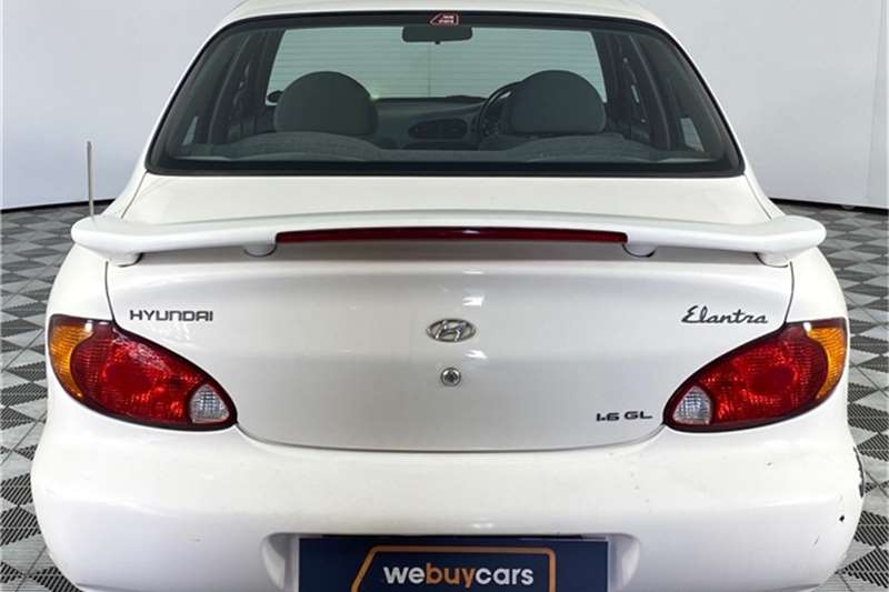  2001 Hyundai Elantra 