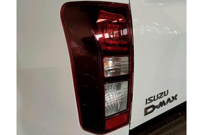 Used 2022 Isuzu D-Max Double Cab D MAX 300 LX A/T D/C P/U