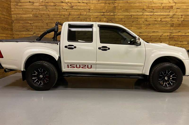 Isuzu KB 300D-Teq double cab LX 2009