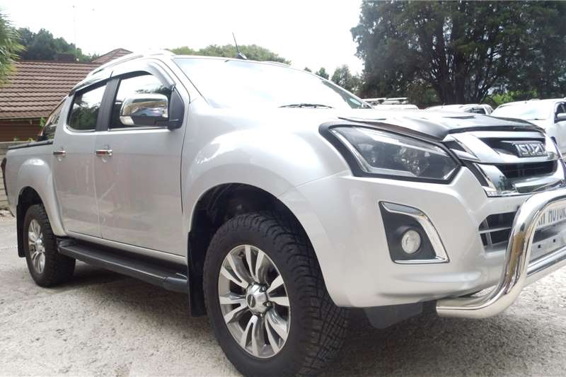 Isuzu KB 300D-Teq double cab LX automatic 2019