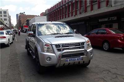  2009 Isuzu KB double cab KB 300 D-TEQ LX 4X4 P/U D/C