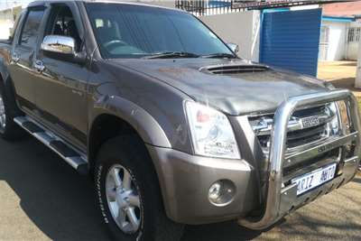  2014 Isuzu KB double cab KB 300 D-TEQ LX 4X4 P/U D/C