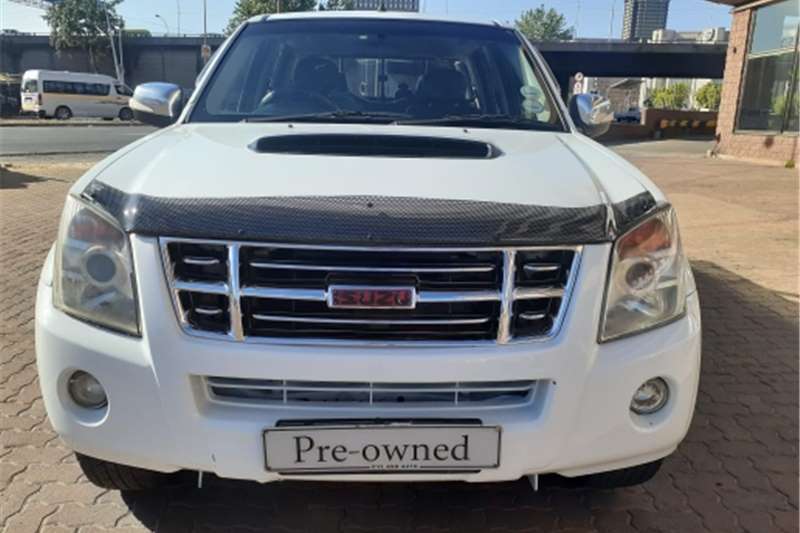 Isuzu KB double cab Manual
White  2011