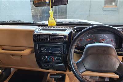  2002 Jeep Sahara 