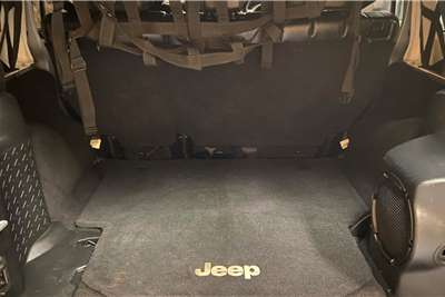  2014 Jeep Wrangler Wrangler Unlimited 3.6L Polar Edition