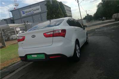  2015 Kia Rio Rio sedan 1.4