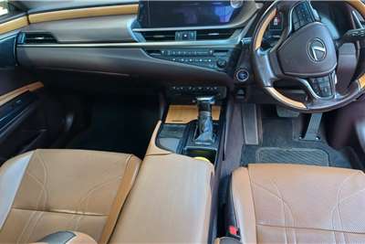 Used 2018 Lexus ES 300h