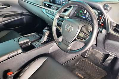  2020 Lexus ES ES 300h EX