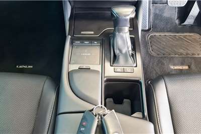  2020 Lexus ES ES 300h EX