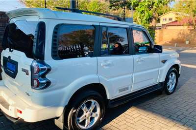  2016 Mahindra Scorpio Scorpio 2.2CRDe S10