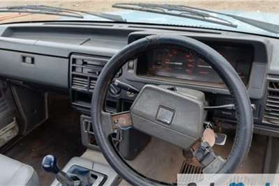  1988 Mazda B2000 