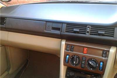  1989 Mercedes Benz 200E 