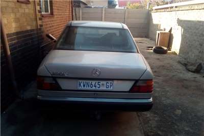  1992 Mercedes Benz 200E 