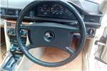  0 Mercedes Benz 230E 